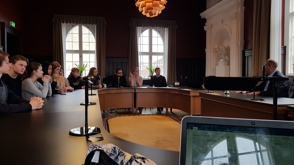 Borgmesteren mødte 1y på det gamle rådhus