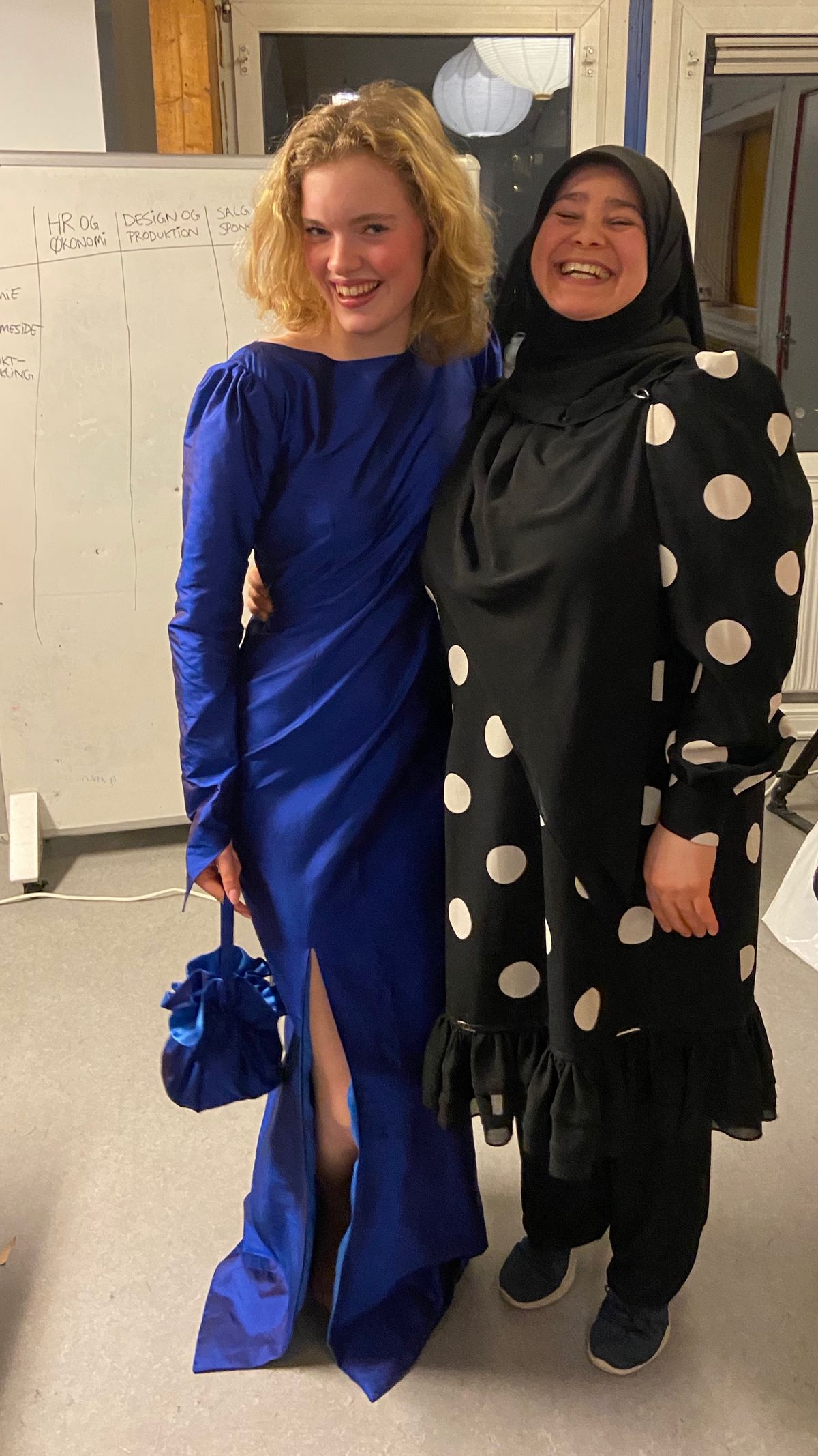 Læg mærke til kjolen