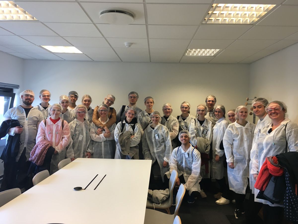 Bioteknologihold på besøg på Novozymes i Kalundborg