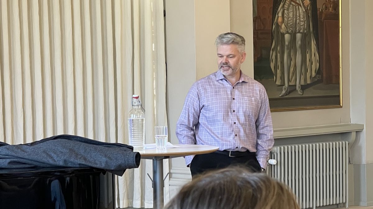 Besøg af møbeldesigner