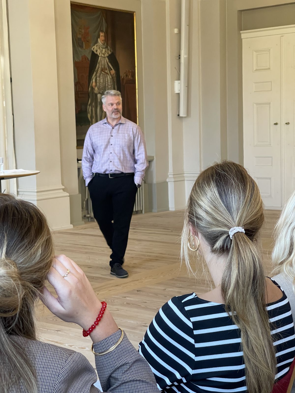 Besøg af møbeldesigner