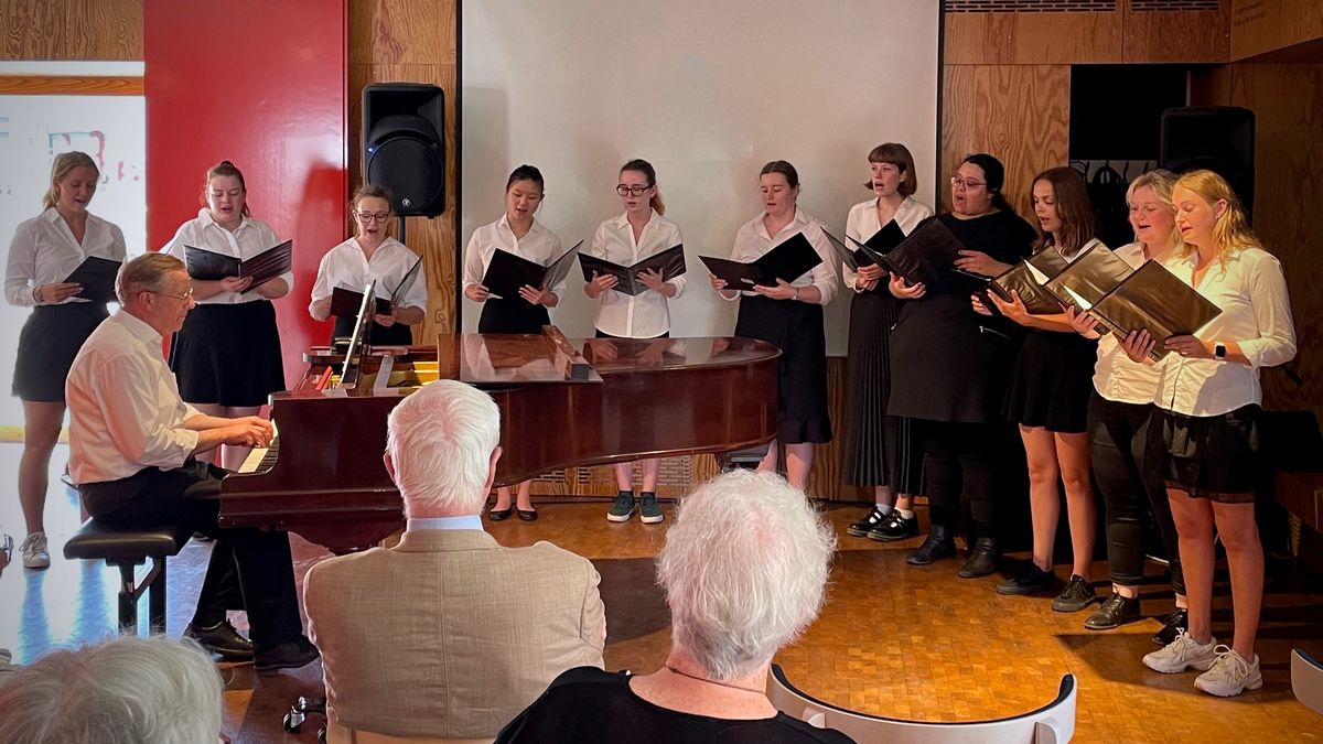 Skolens pigekor sang på Sorø Kunstmuseum