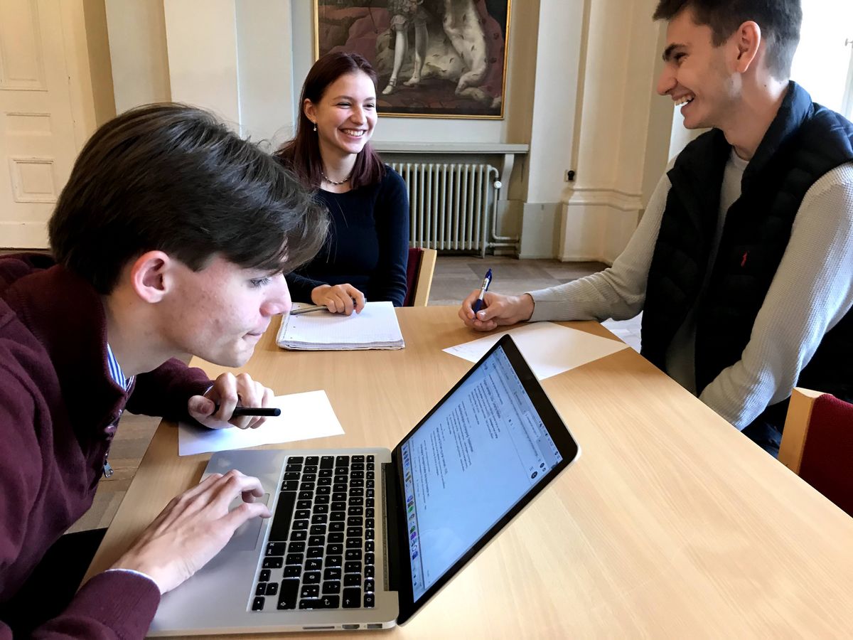 Elever dyster på engelsk