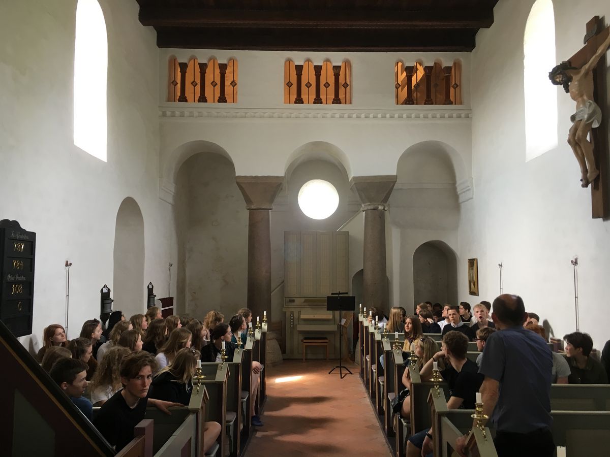 1.g'erne på kirketur