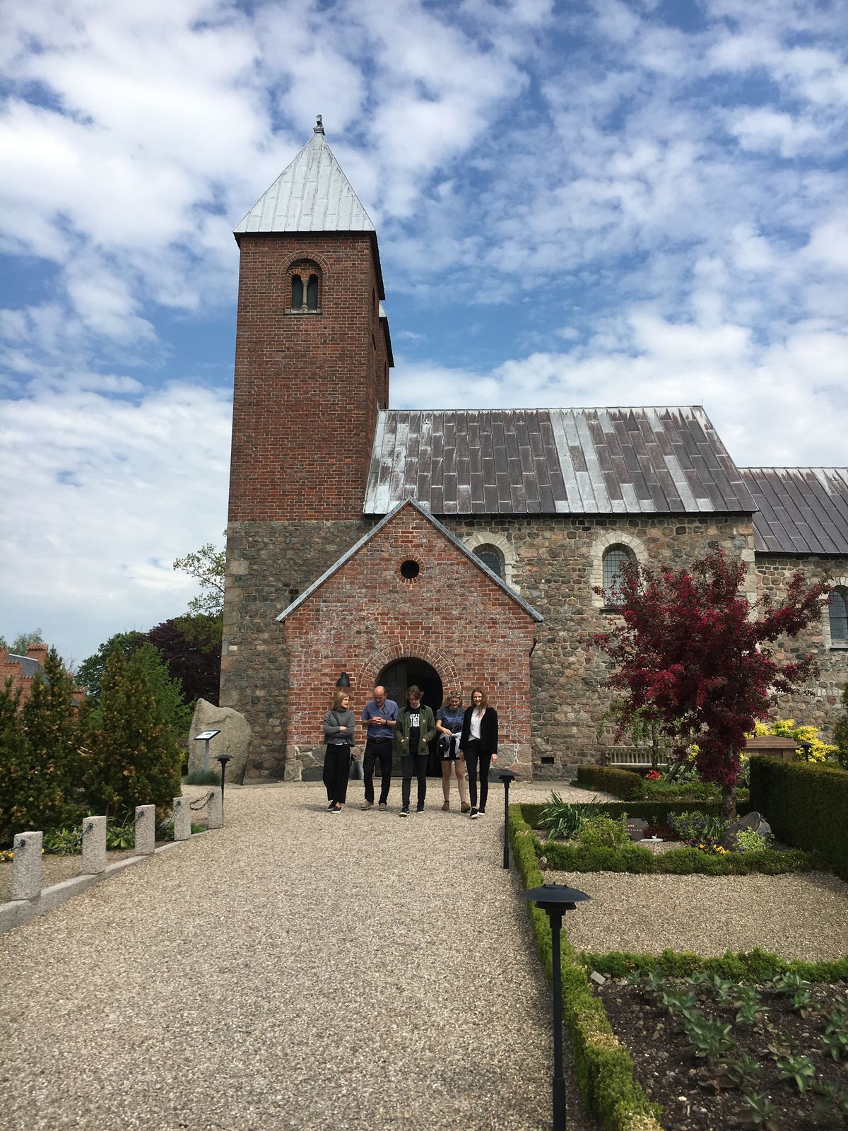 1.g'erne på kirketur