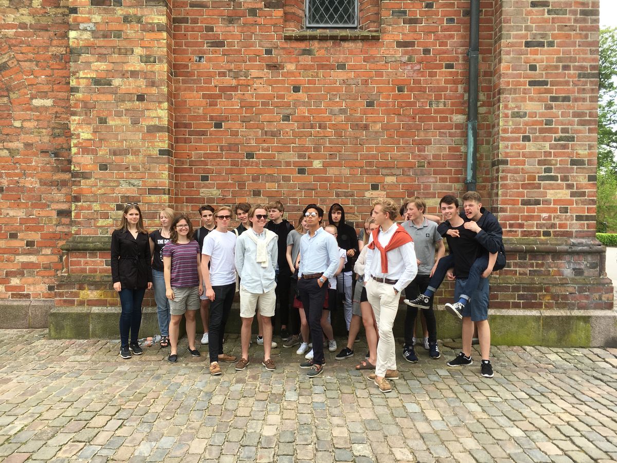 1.g'erne på kirketur