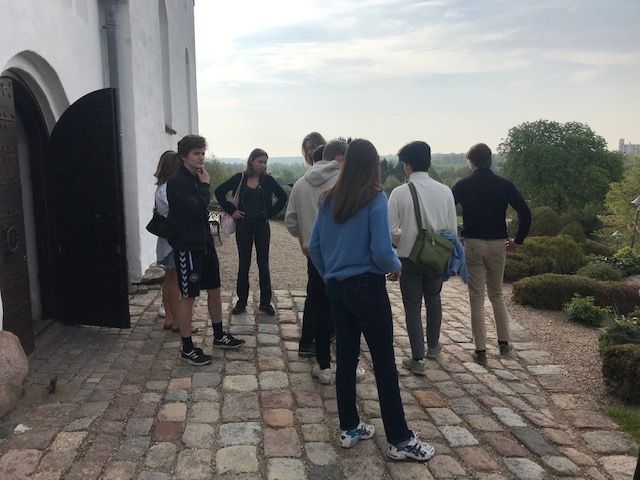 Kirketur med fokus på Hvide-slægten