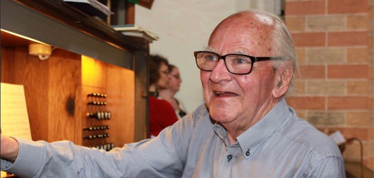 Organist Knud Vad takkede af