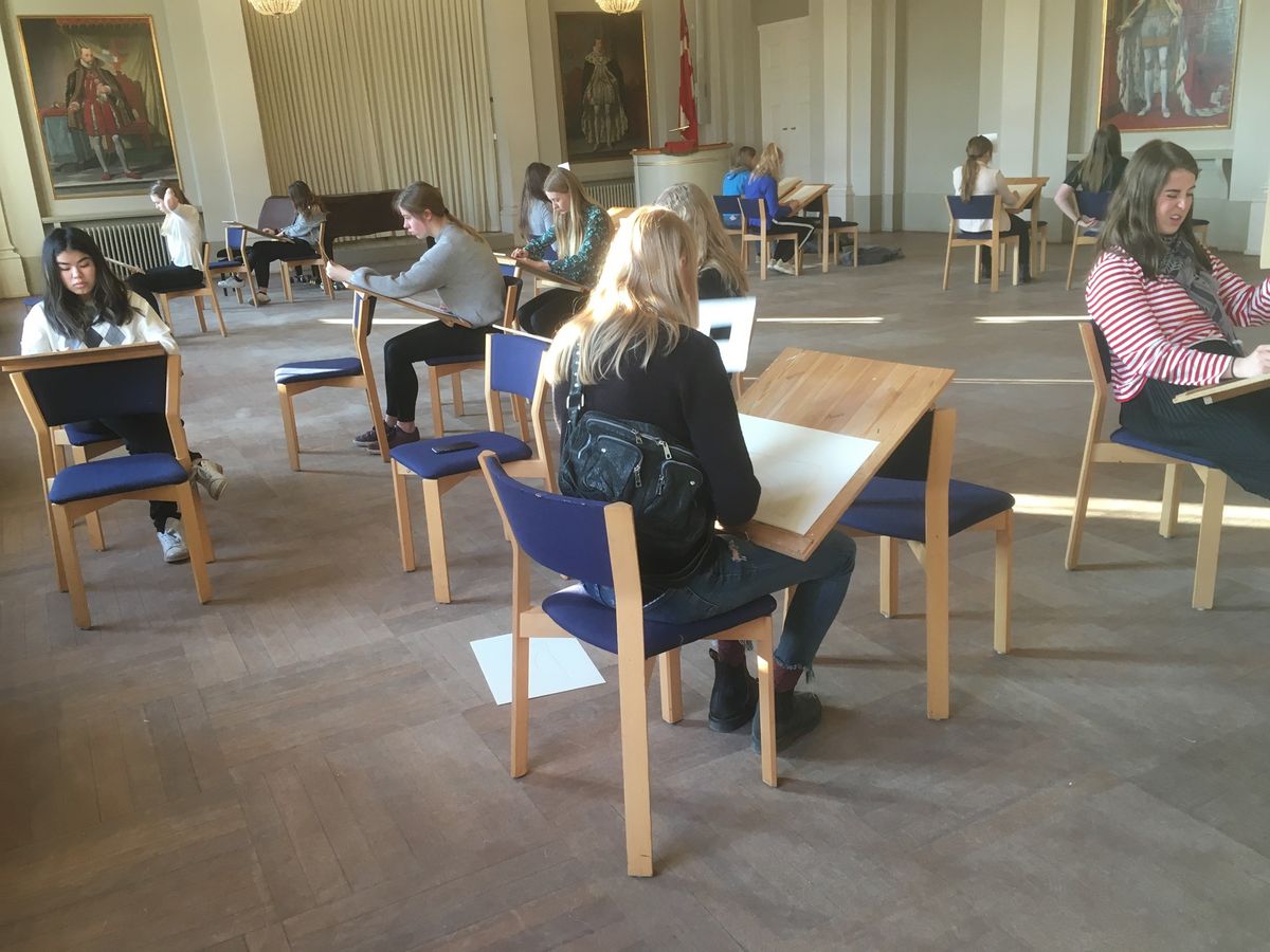 Konturtegning i Festsalen