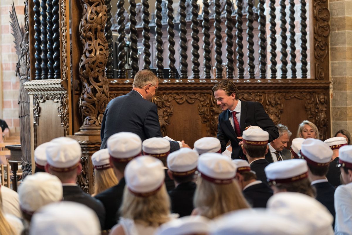 Se alle billederne fra dimissionen