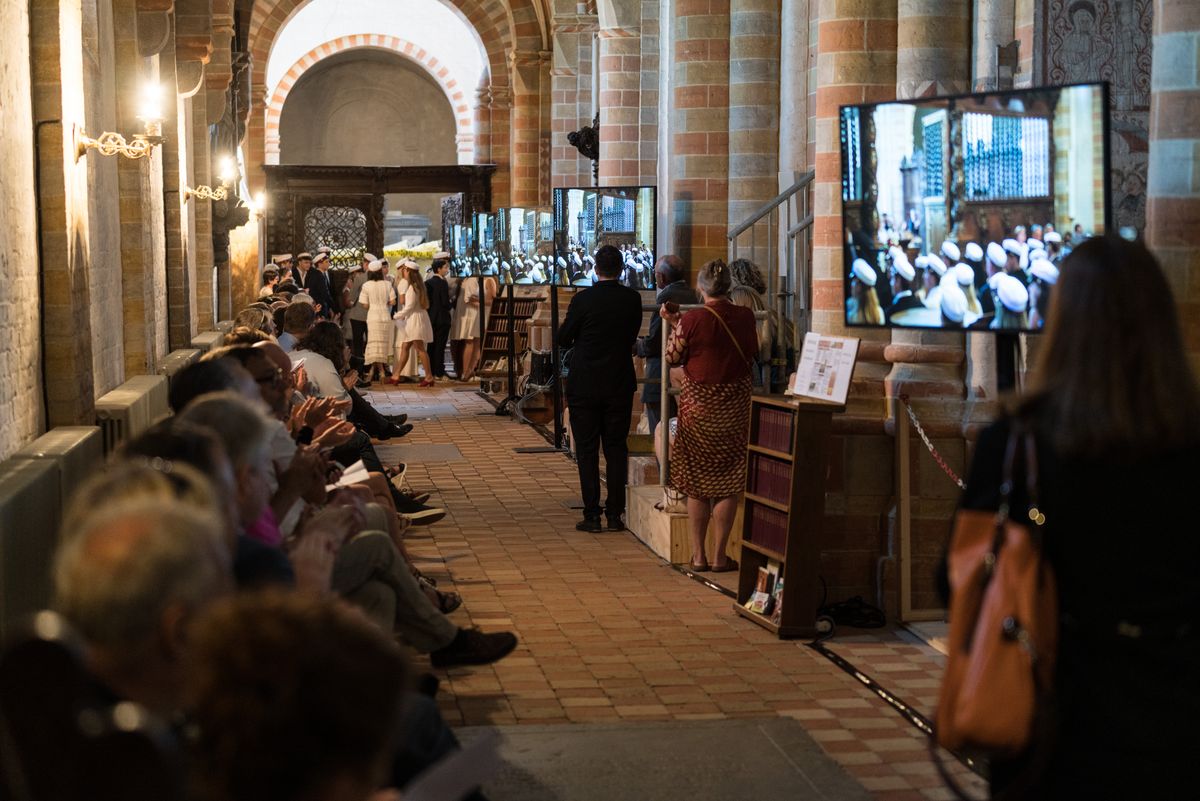 Se alle billederne fra dimissionen