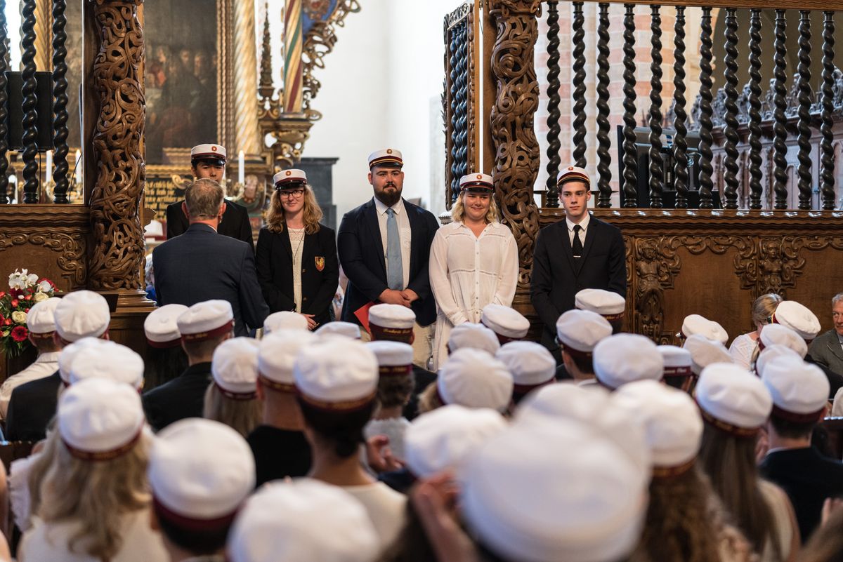 Se alle billederne fra dimissionen