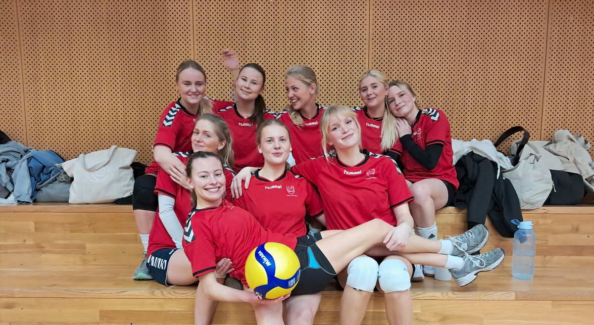 Volleypigerne til kamp i København