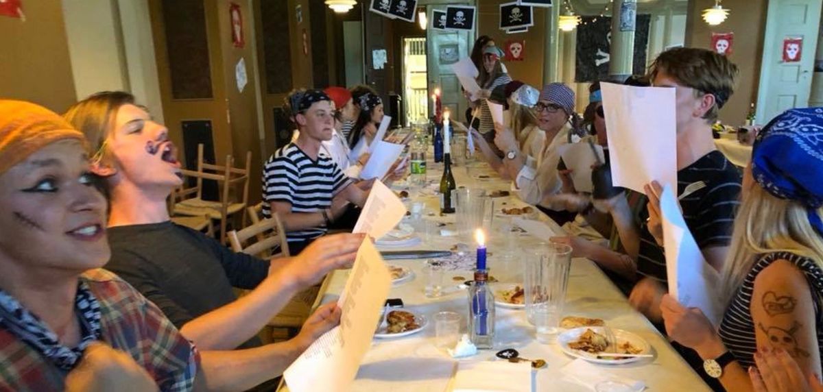 Fest på tværs af årgangene