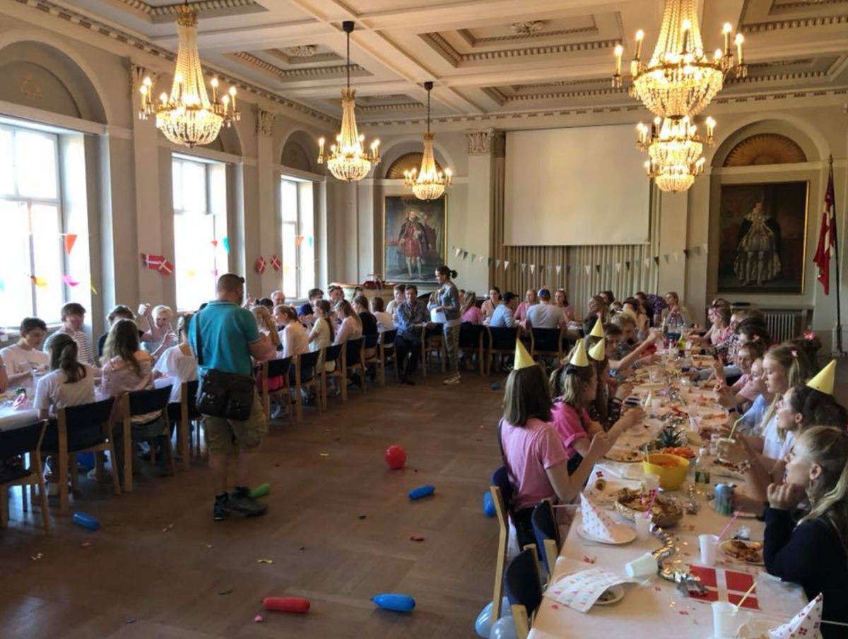 Fest på tværs af årgangene