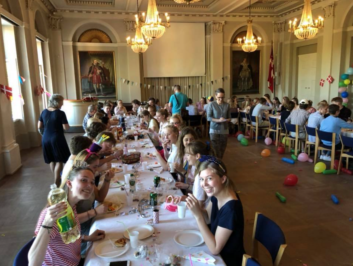 Fest på tværs af årgangene