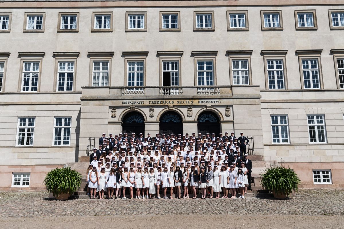 Se alle billederne fra dimissionen